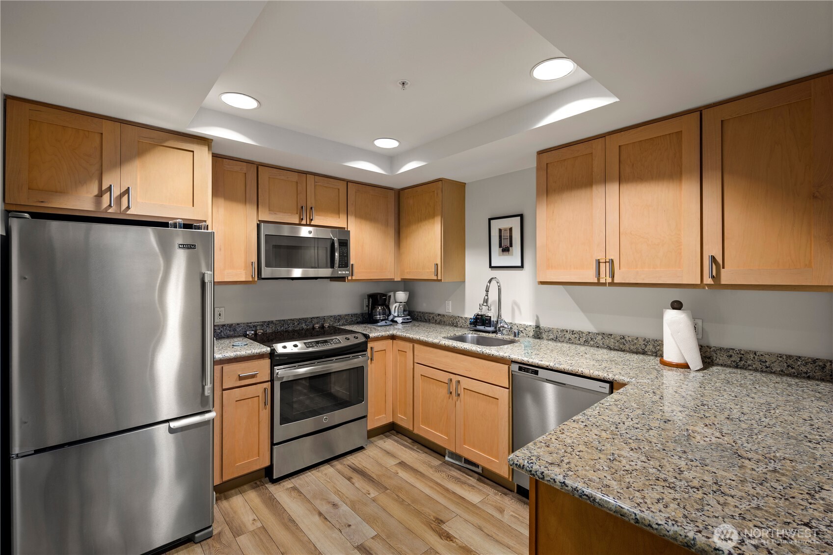 225 4th Avenue Unit: A304