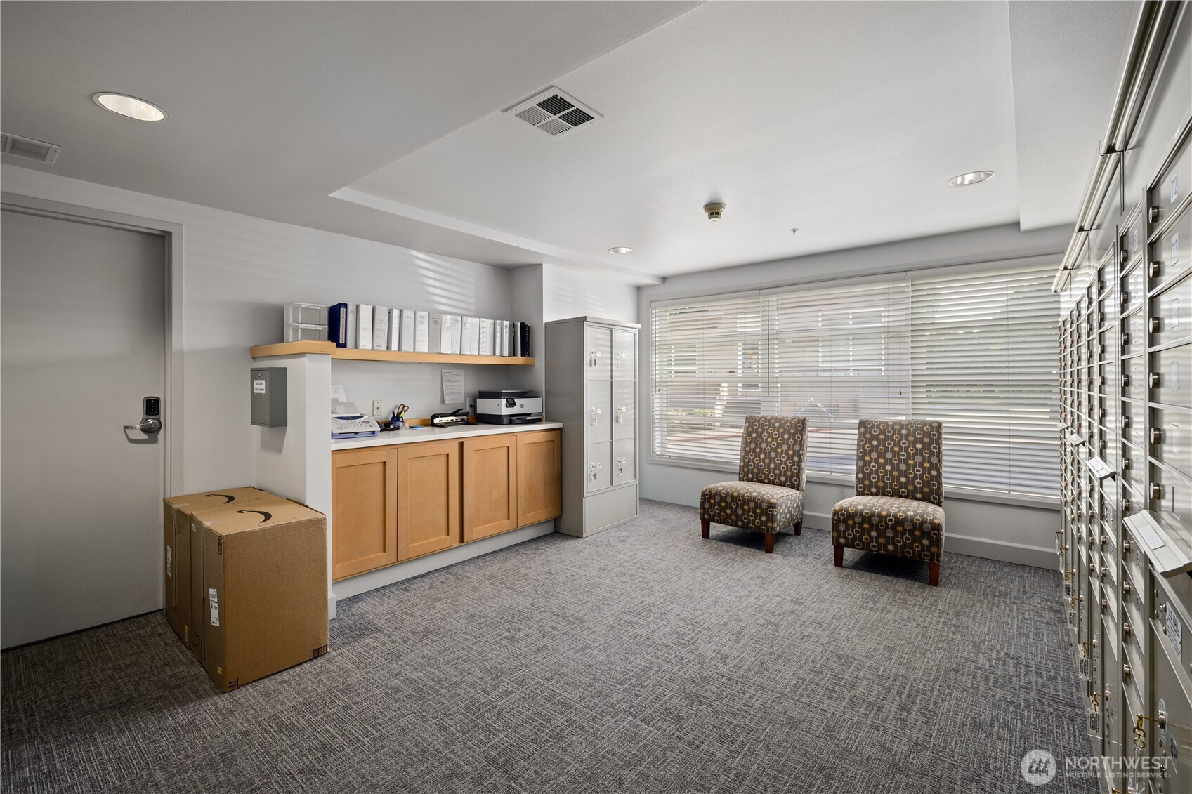 225 4th Avenue Unit: A304