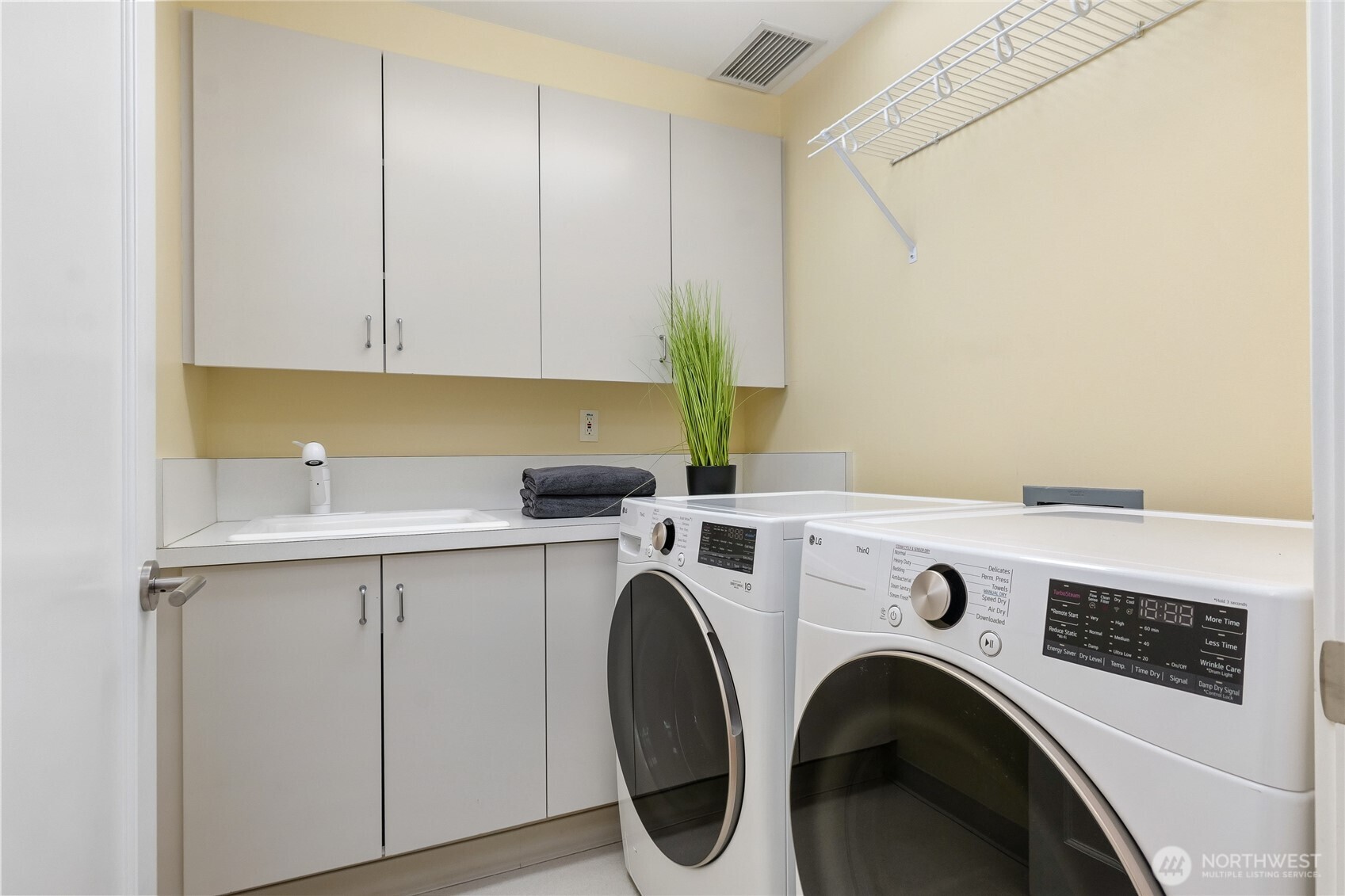 129 3rd Avenue Unit: 604