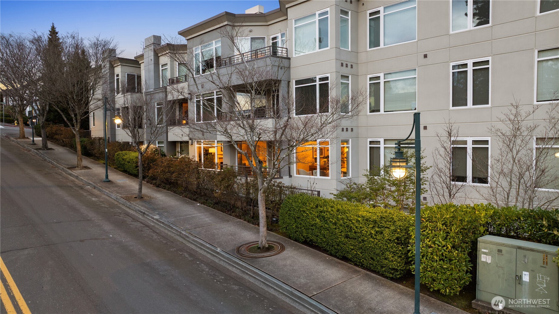 225 4th Avenue Unit: A304