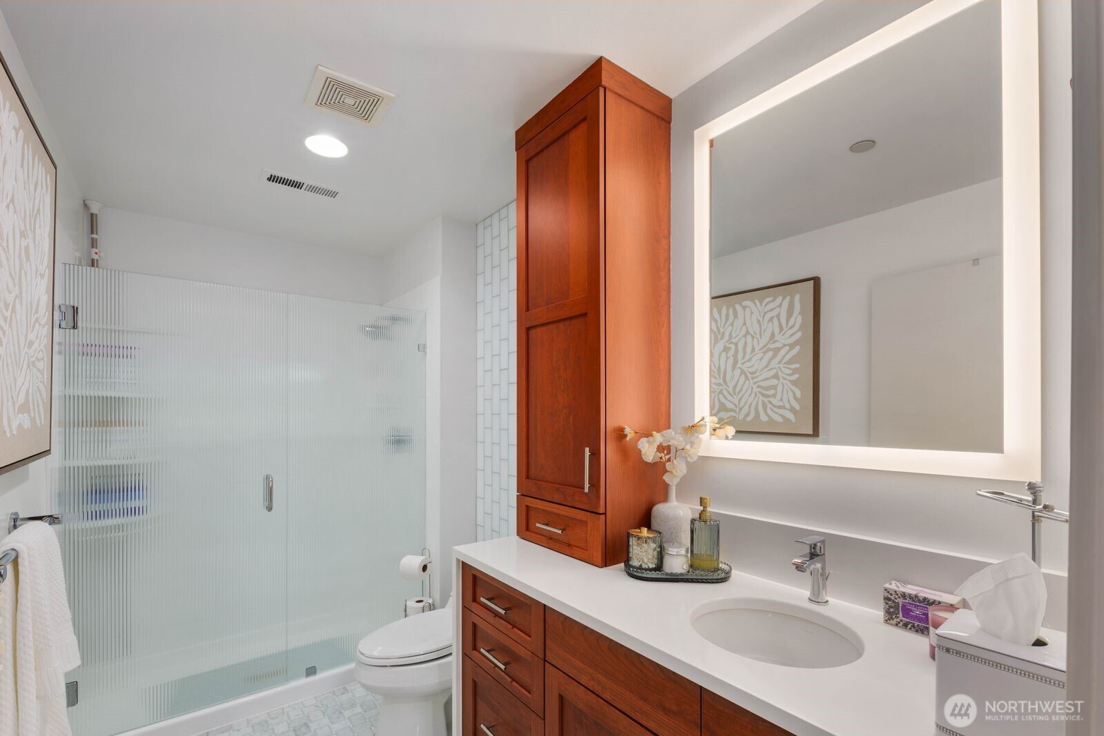 225 4th Avenue Unit: A602