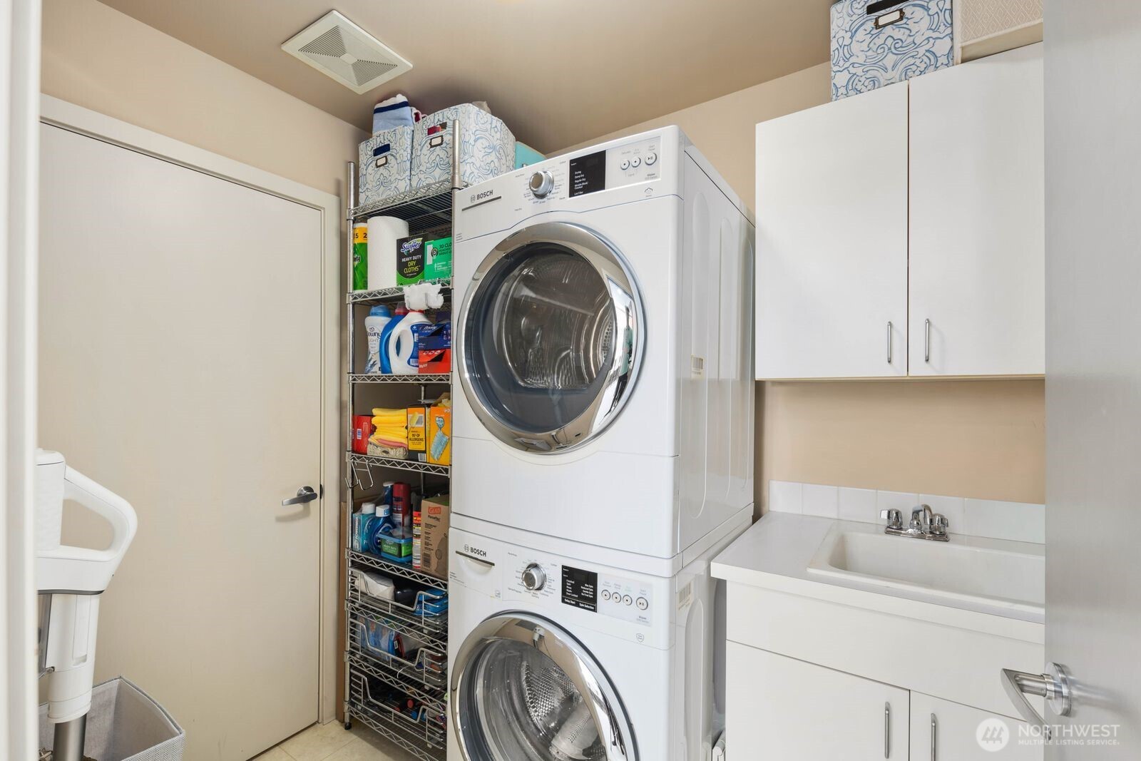 225 4th Avenue Unit: A602