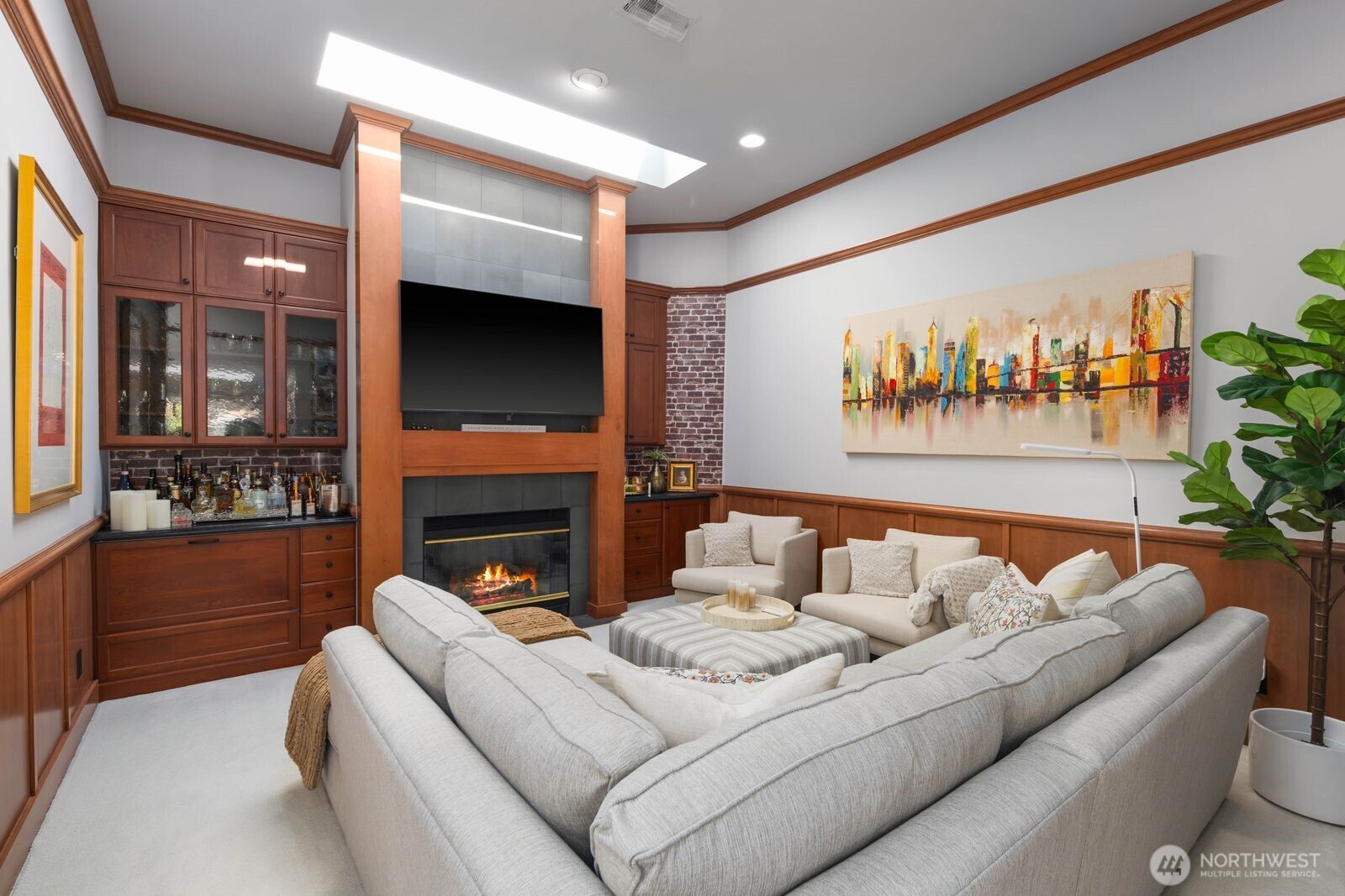 225 4th Avenue Unit: A602