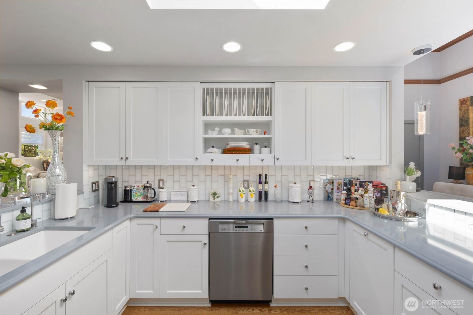 225 4th Avenue Unit: A602