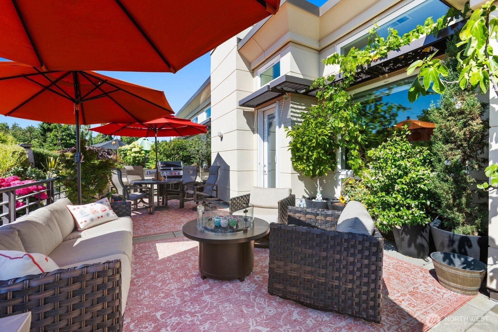 225 4th Avenue Unit: A602