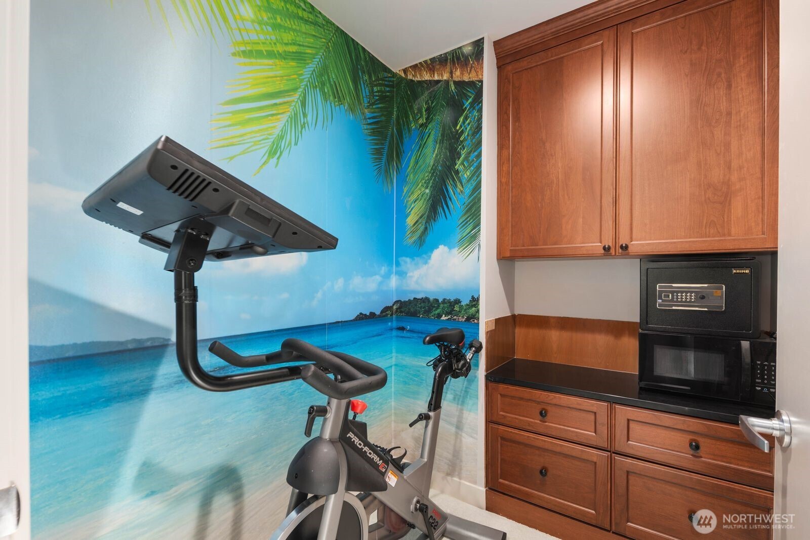 225 4th Avenue Unit: A602