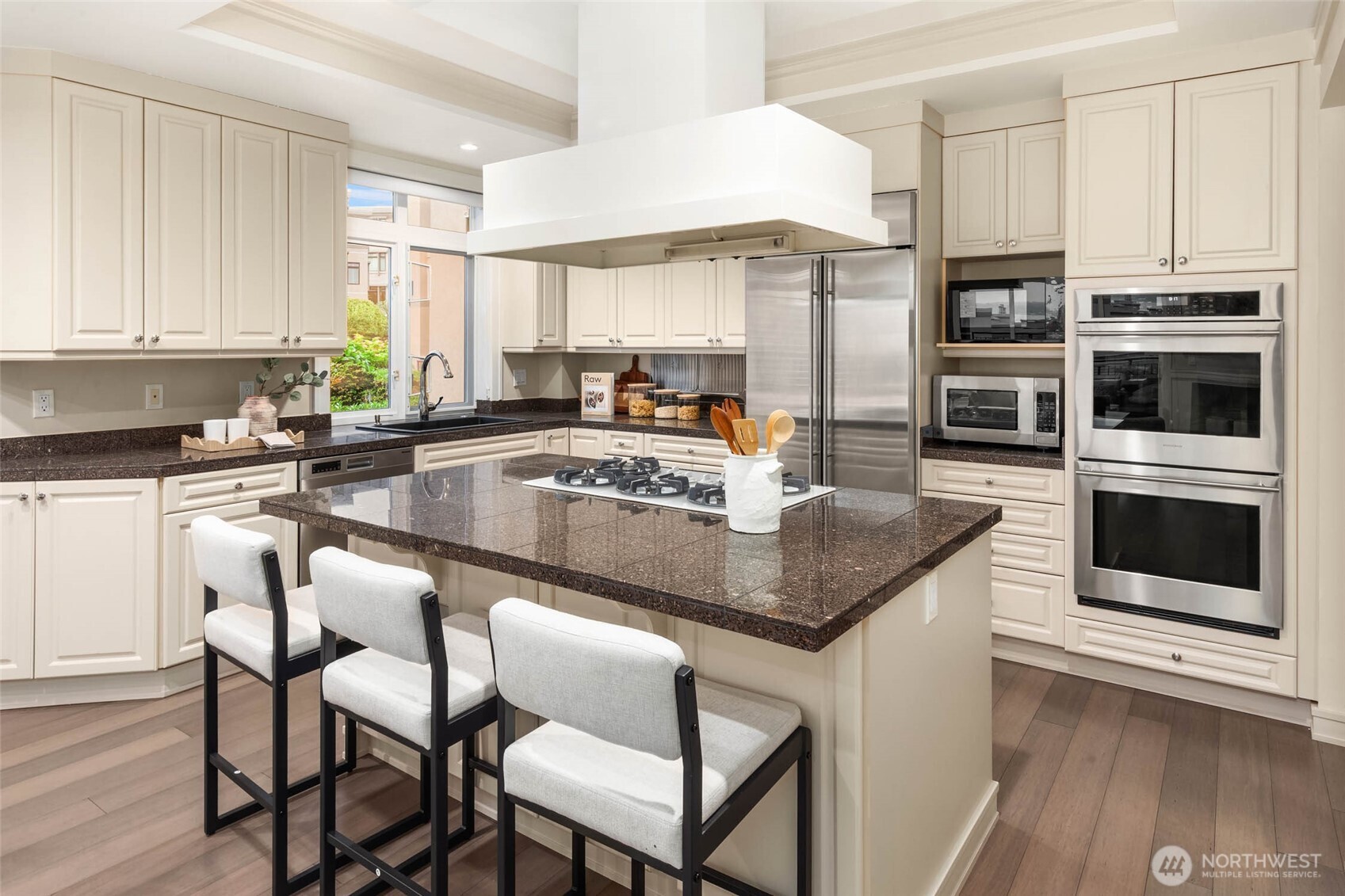 530 Lake Street S Unit: H202