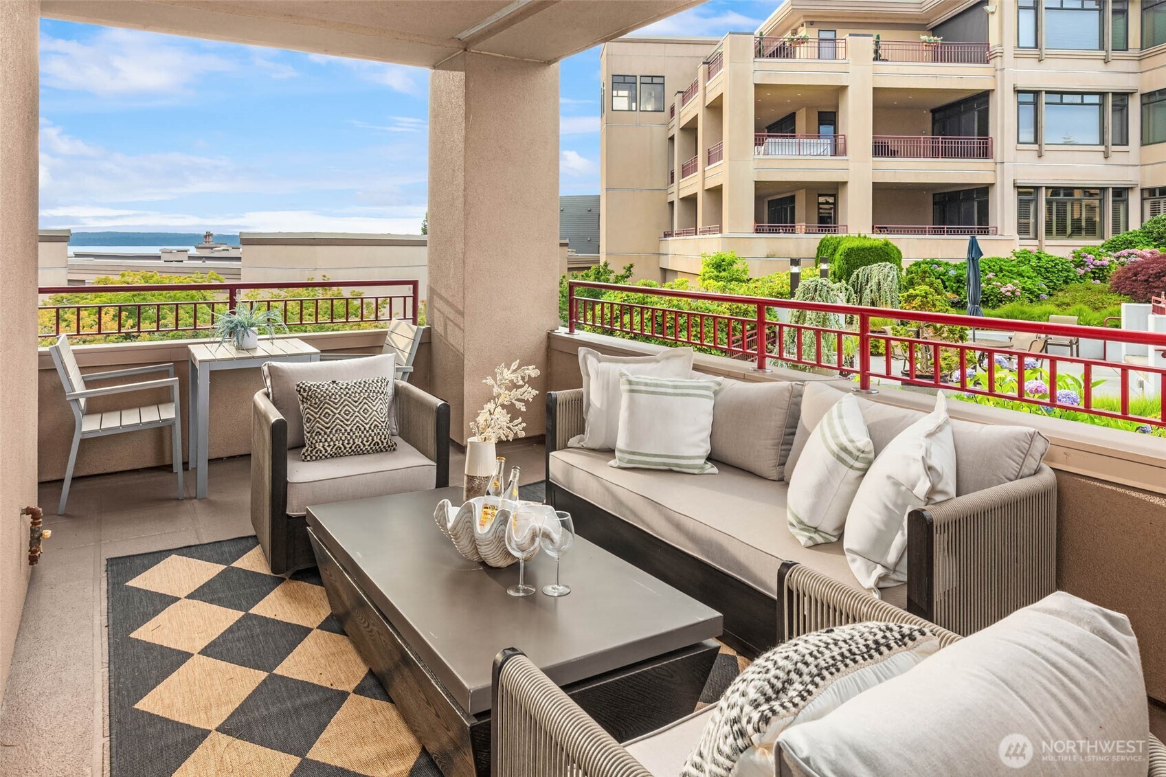 530 Lake Street S Unit: H202
