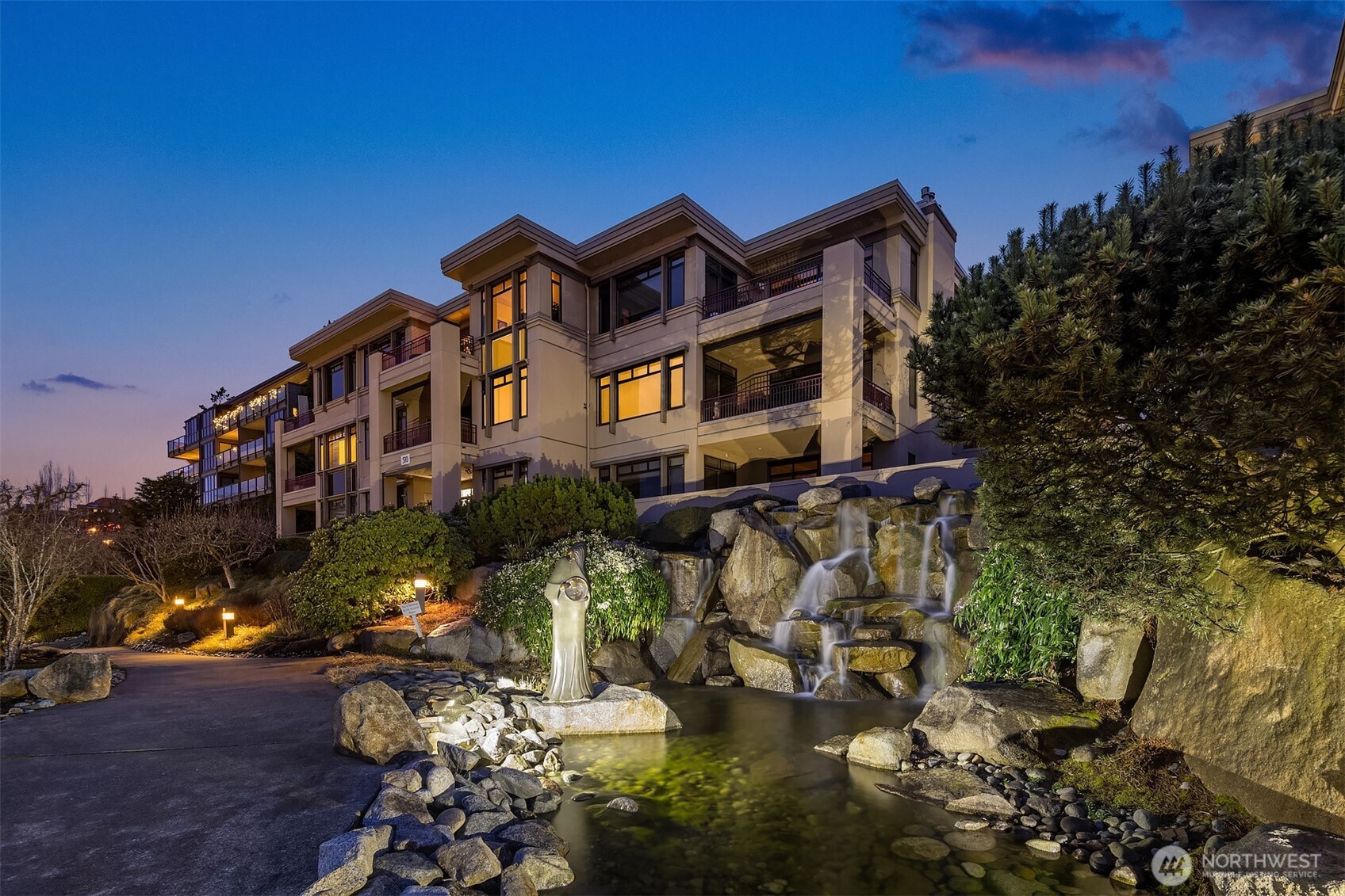 530 Lake Street S Unit: H202