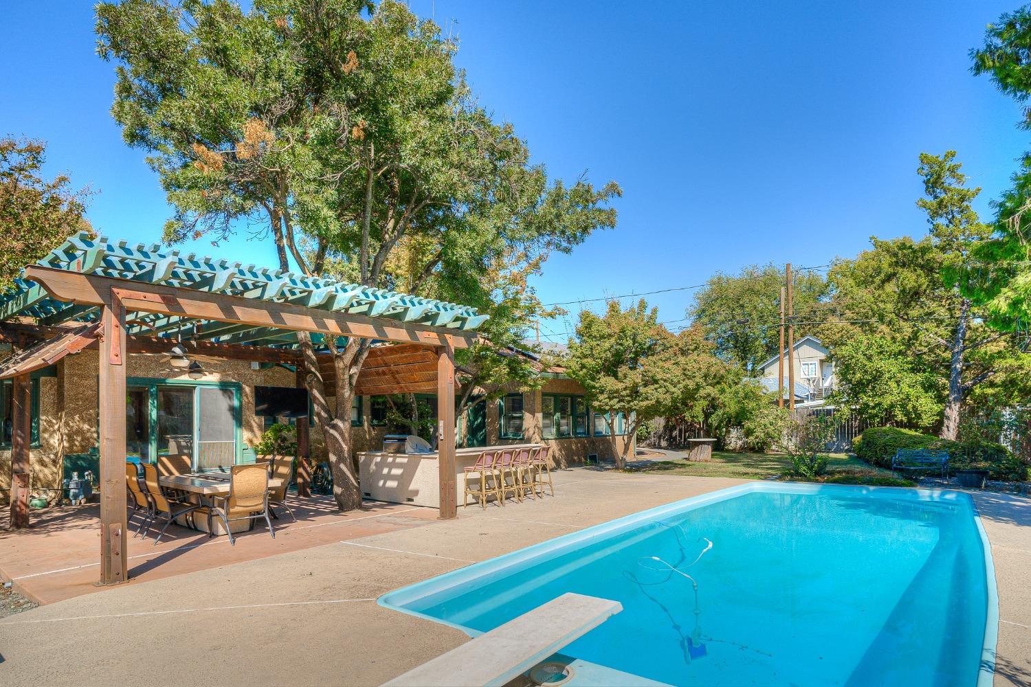 1042 Clay Street