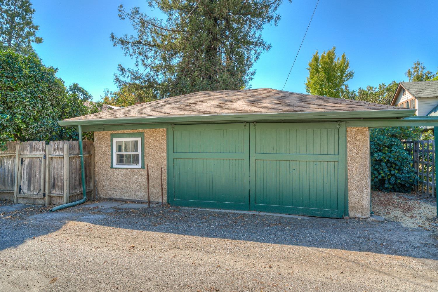 1042 Clay Street