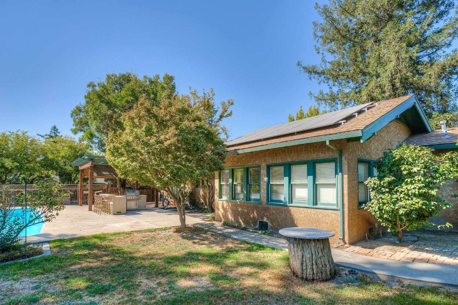 1042 Clay Street