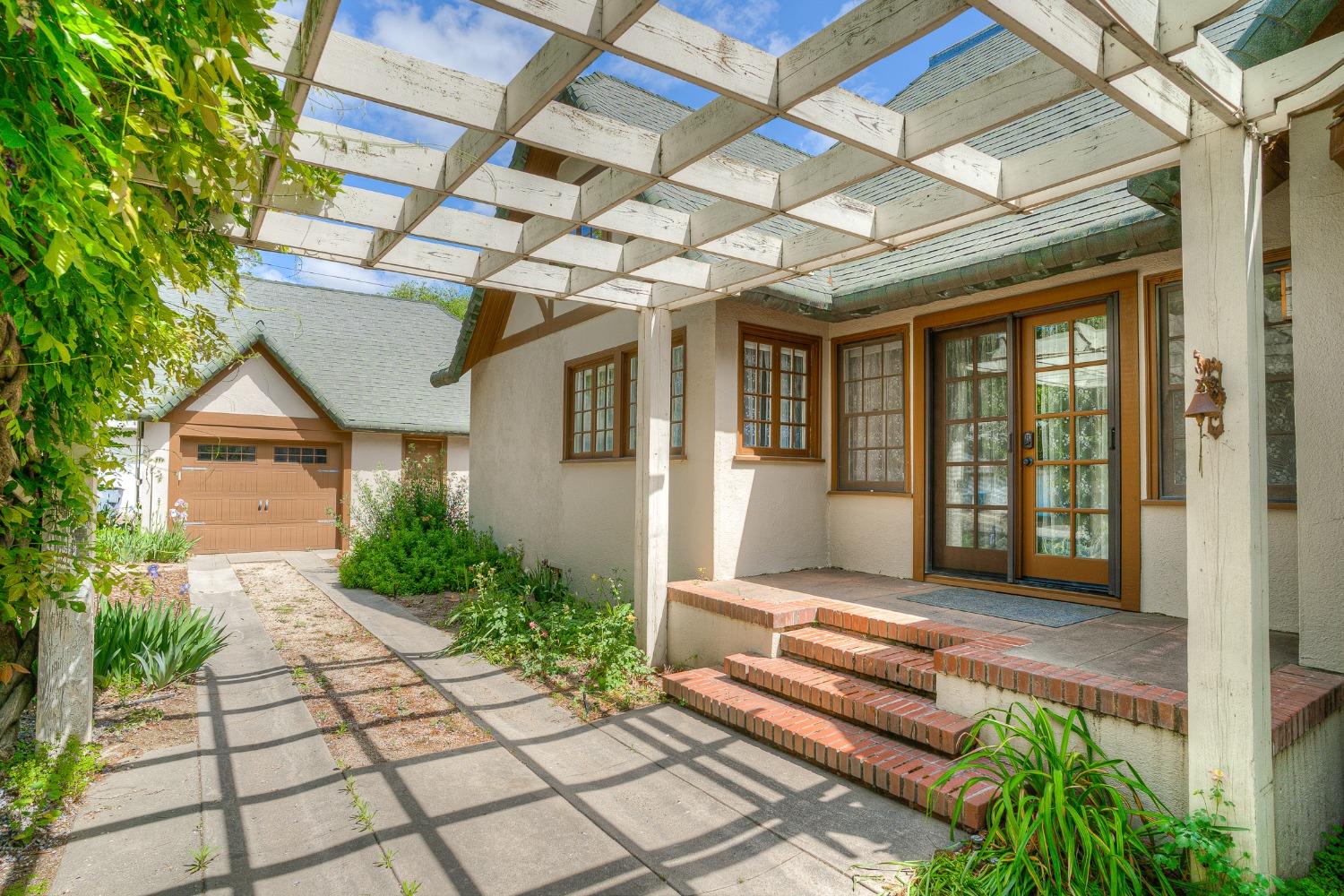 1058 Clay Street