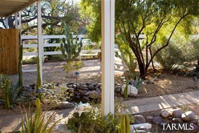 1037 E Edison Street