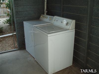 1037 E Edison Street