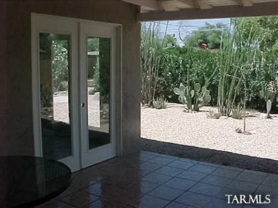 1037 E Edison Street