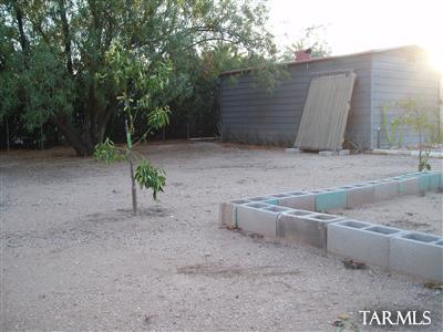 1037 E Edison Street