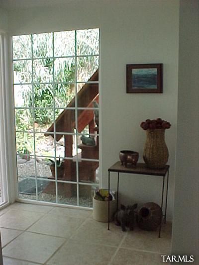 1037 E Edison Street