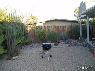 1037 E Edison Street