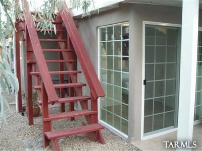 1037 E Edison Street