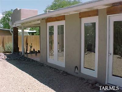 1037 E Edison Street