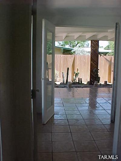 1037 E Edison Street