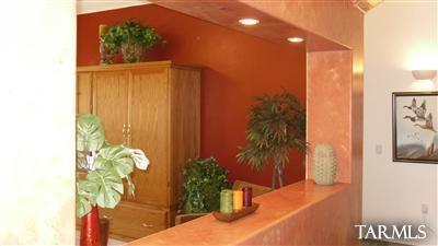 1679 W Thorntree Drive