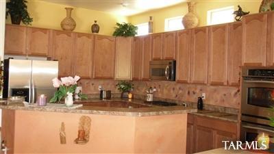 1679 W Thorntree Drive