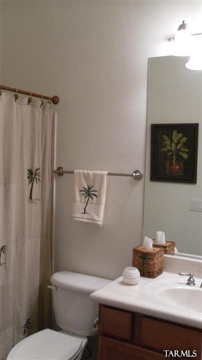 1679 W Thorntree Drive