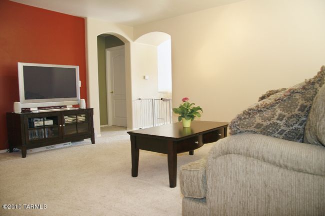 6836 S Cottontail Run Avenue