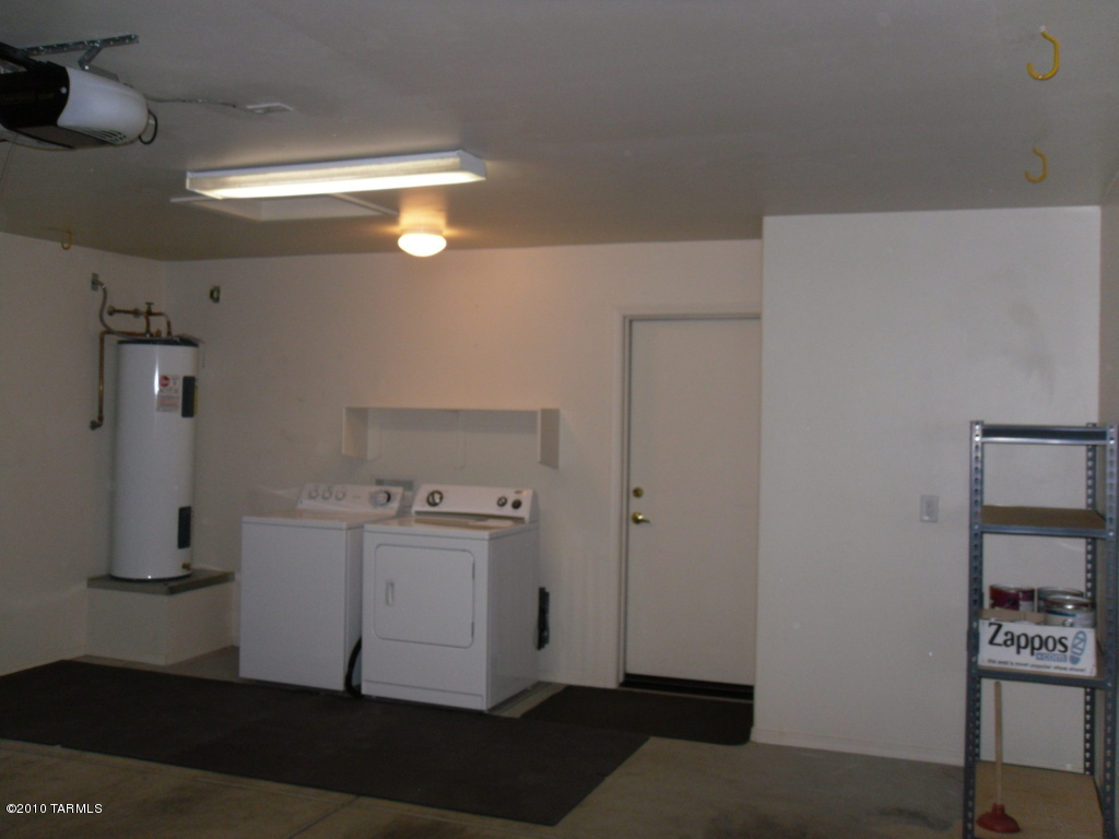 6836 S Cottontail Run Avenue