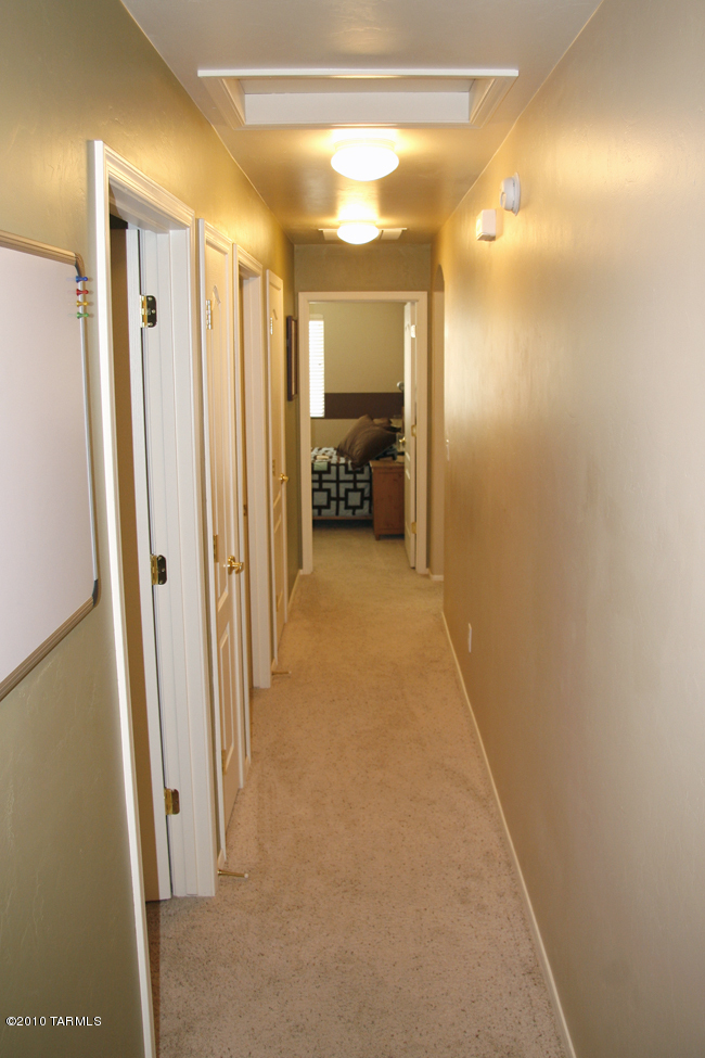 6836 S Cottontail Run Avenue