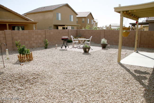 6836 S Cottontail Run Avenue