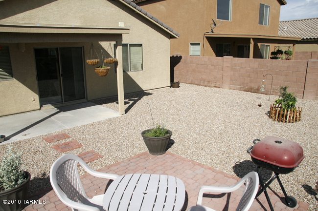 6836 S Cottontail Run Avenue