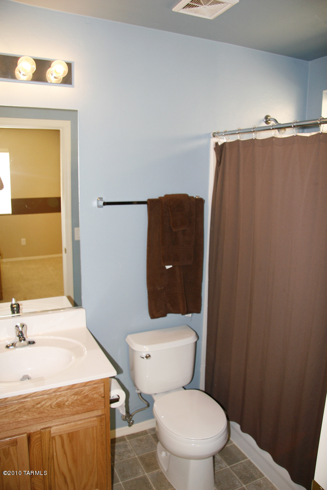 6836 S Cottontail Run Avenue