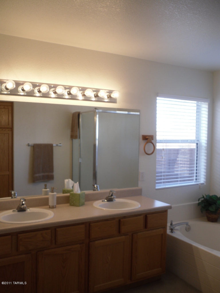 5584 W Dove Of Peace