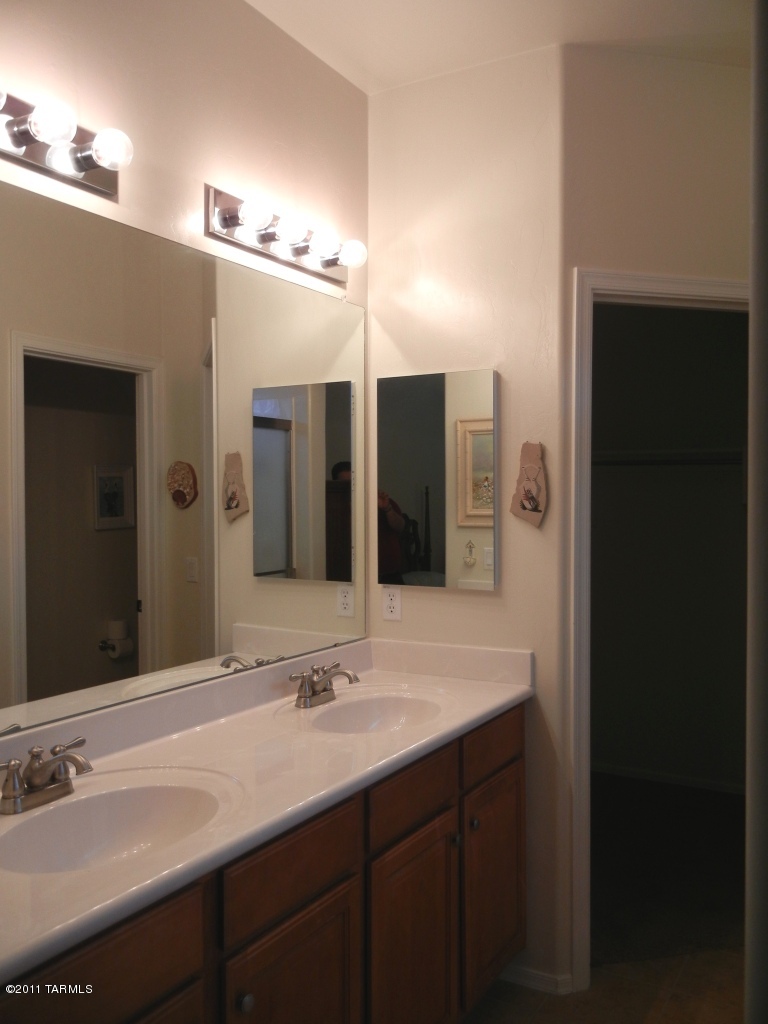 2234 E Skipping Rock Way