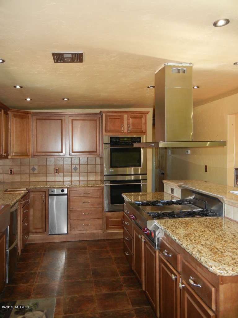 63880 E Quijote Street