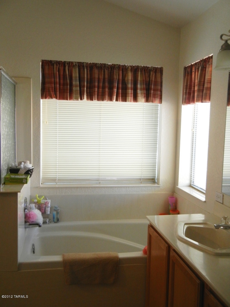 6742 W Nueva Vista Drive