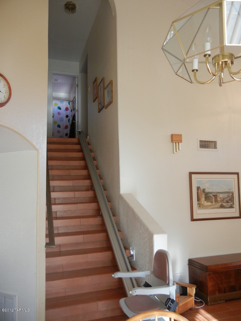 6742 W Nueva Vista Drive