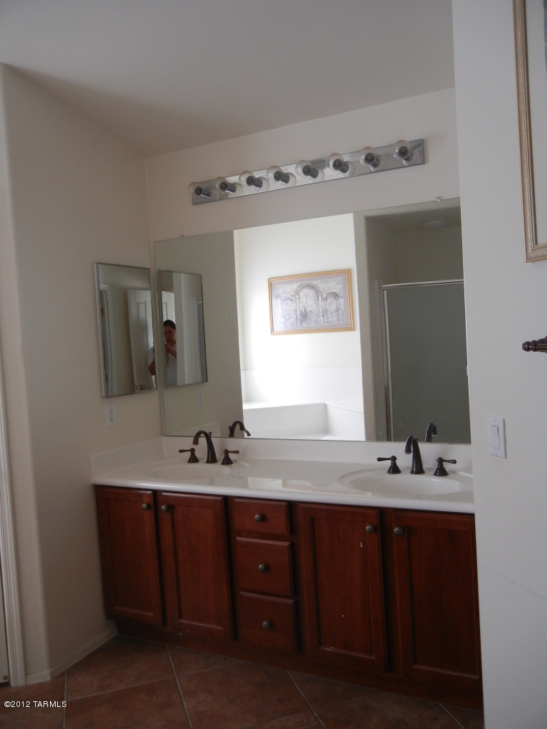 7869 E Big Meadow Drive