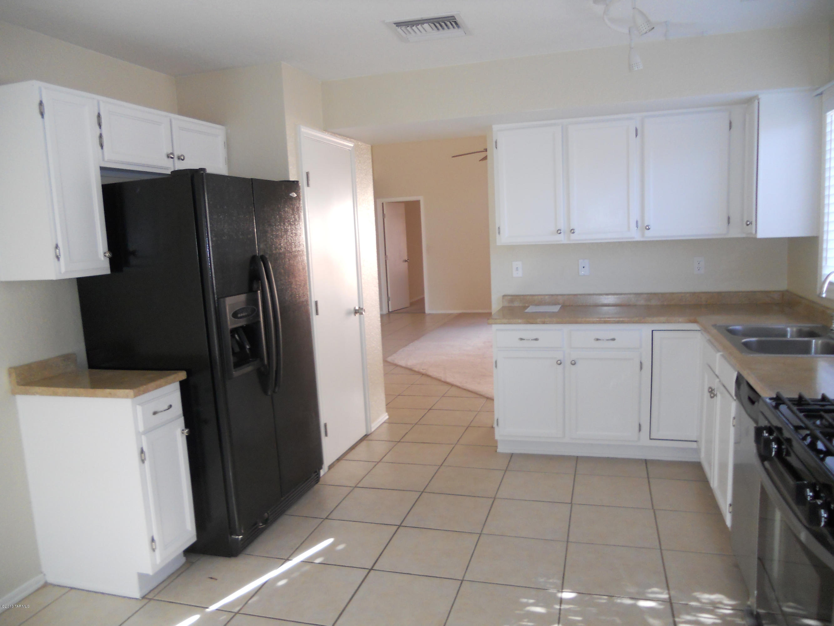 4682 W Globeberry Street