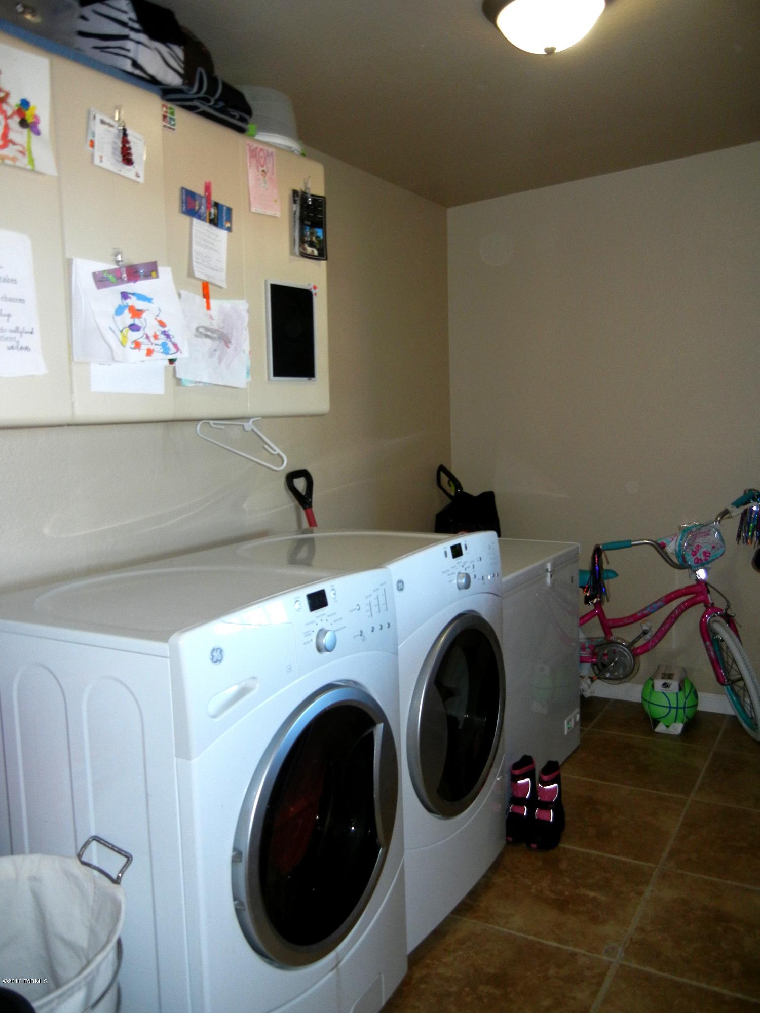 2085 W Calle Encanto