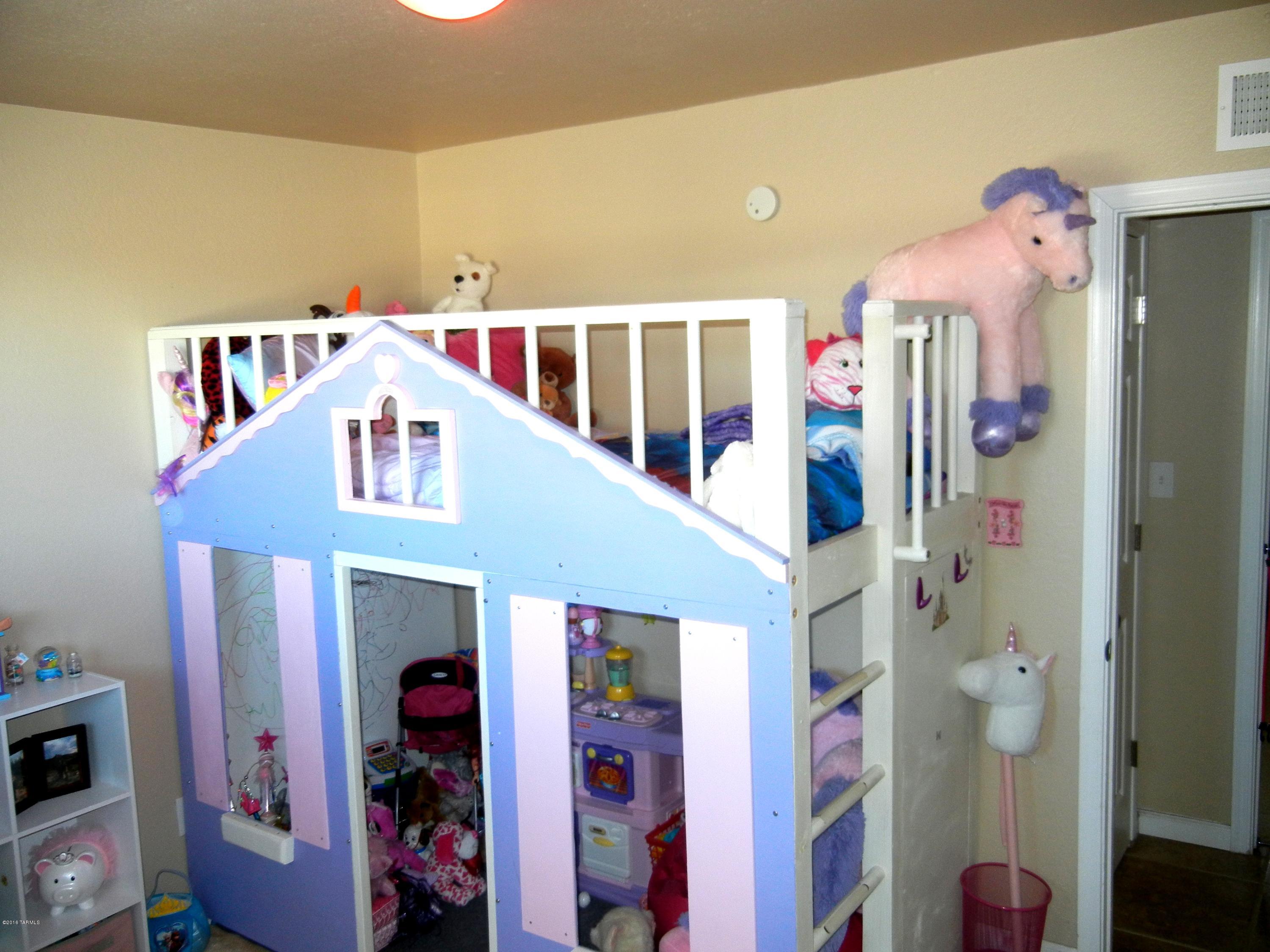 2085 W Calle Encanto