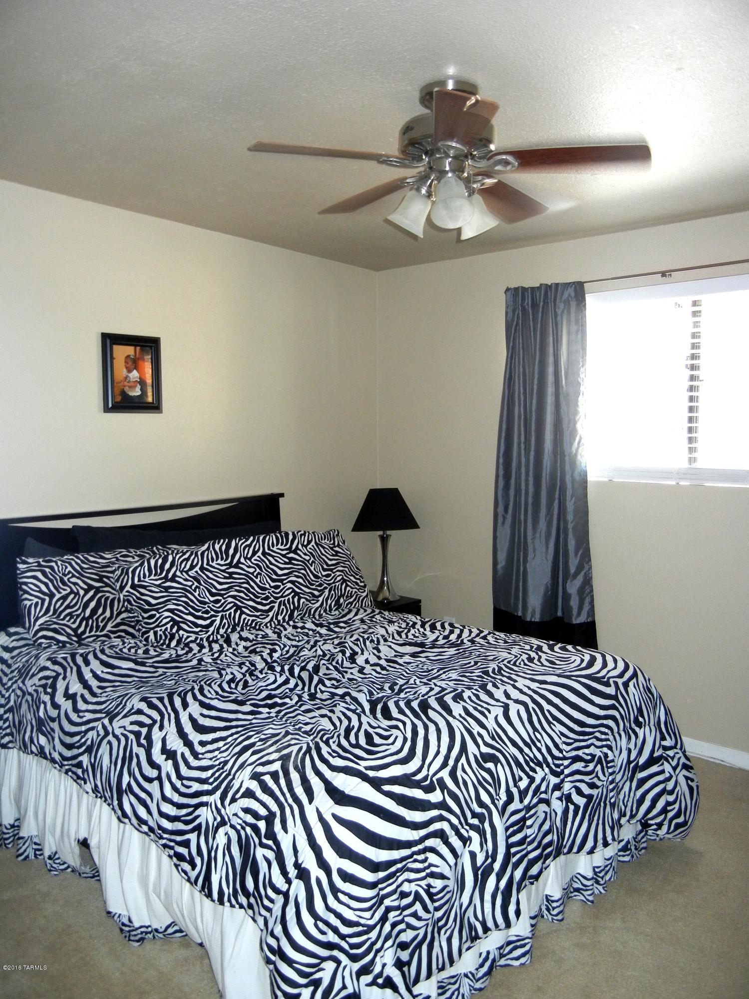 2085 W Calle Encanto