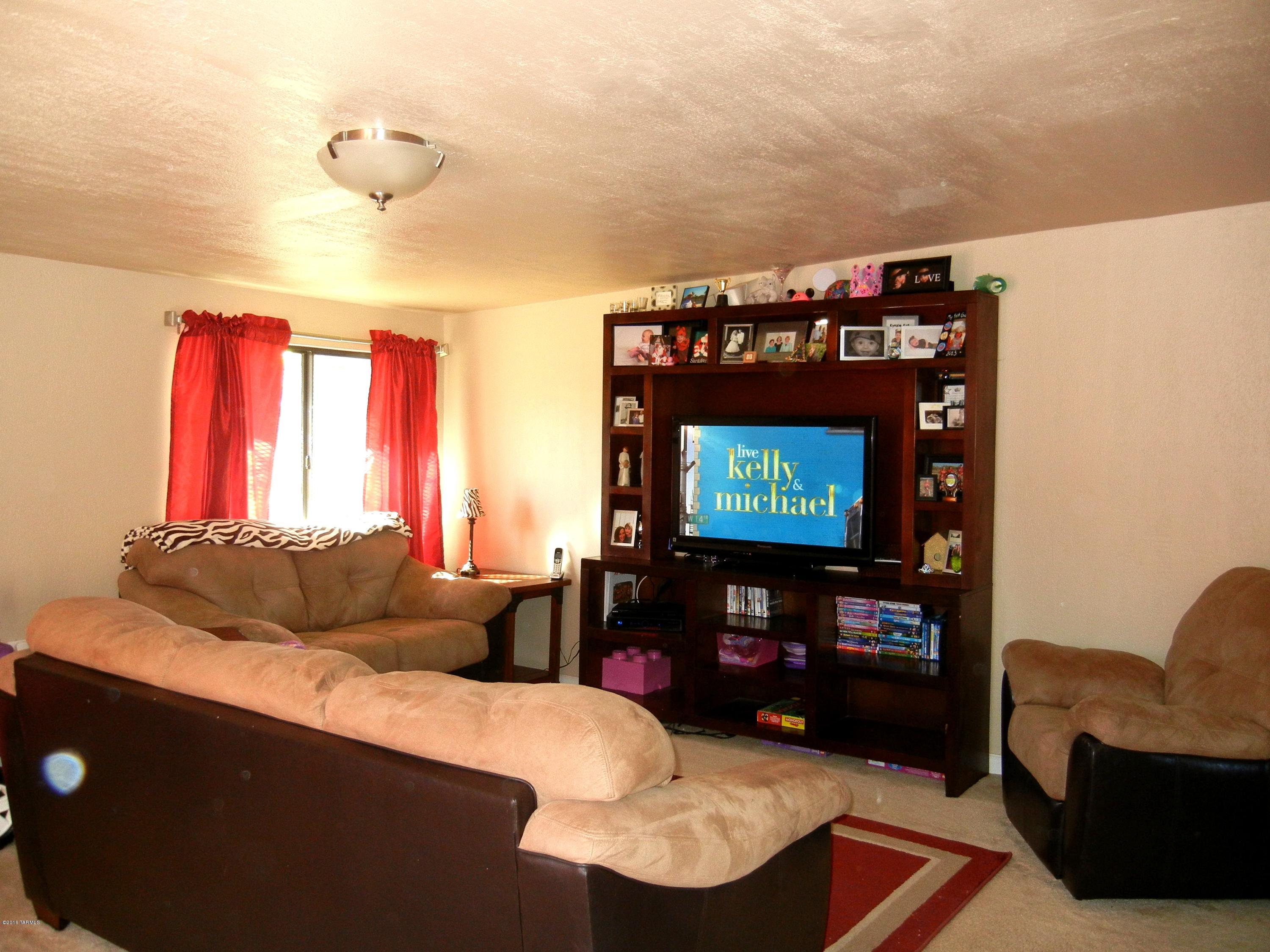 2085 W Calle Encanto