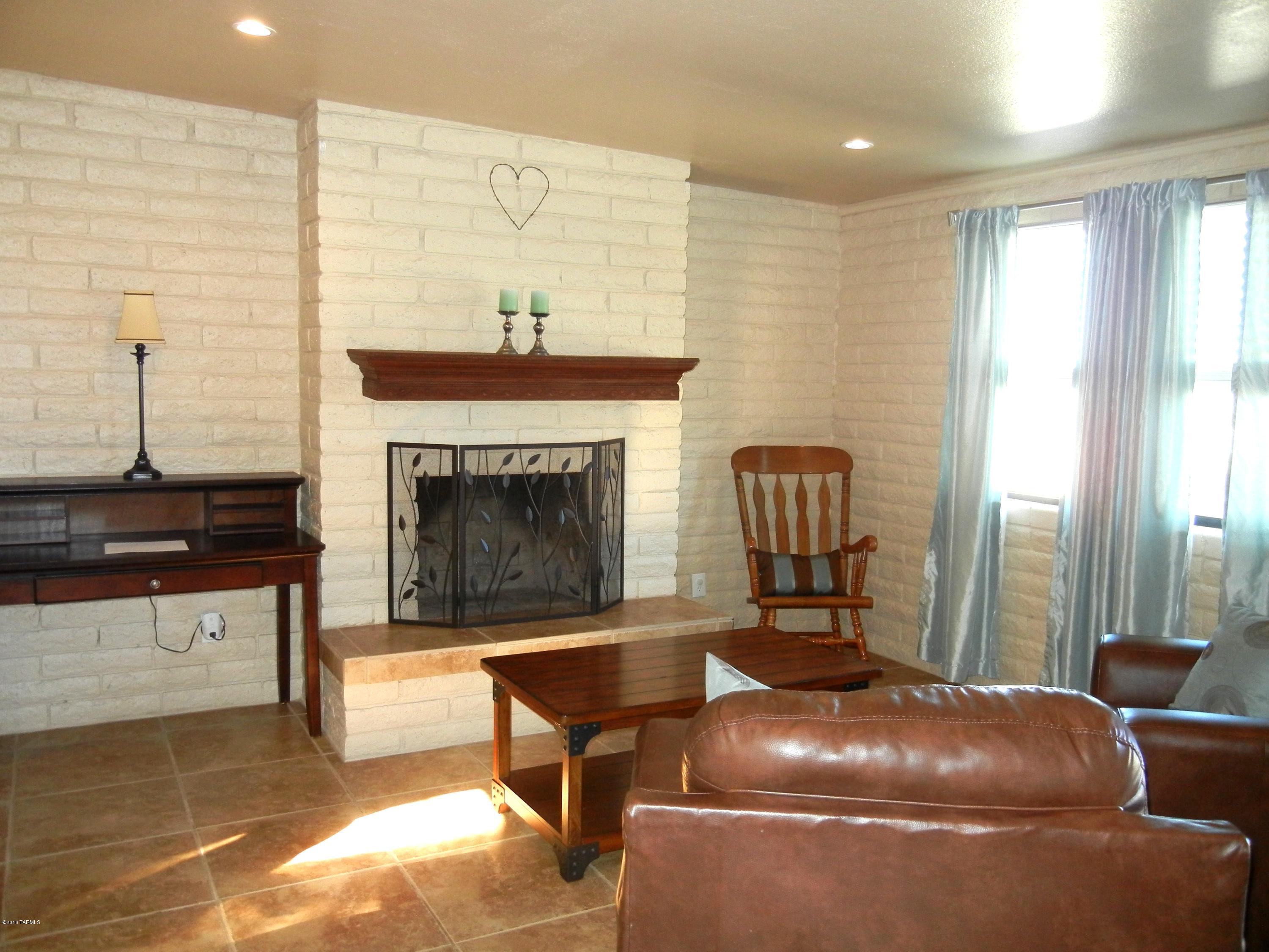 2085 W Calle Encanto