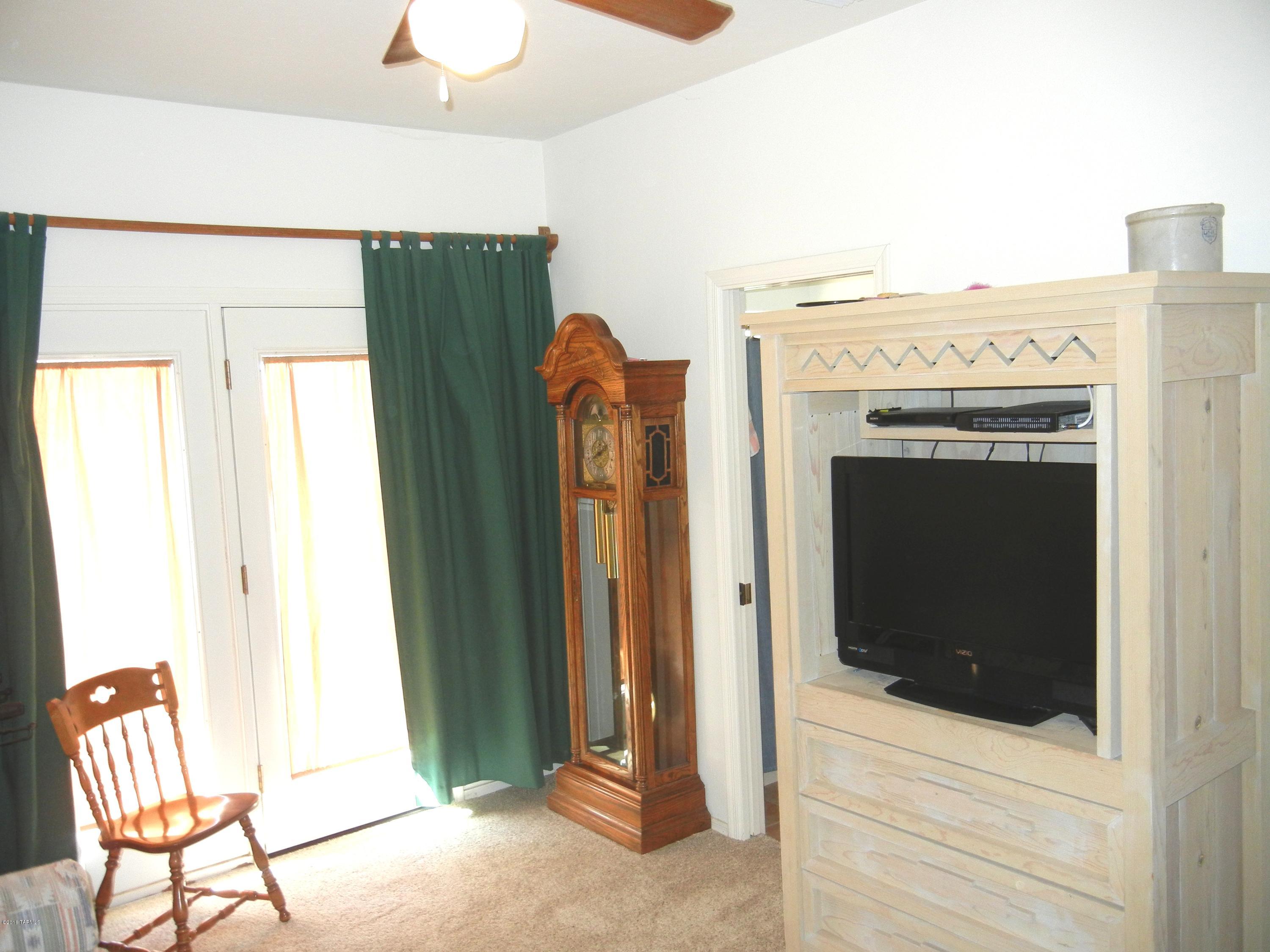 1174 W Kokopelli Lane