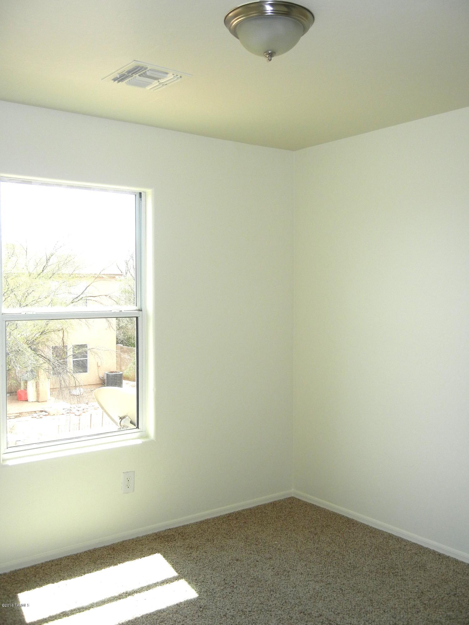 6249 E Stonechat Drive