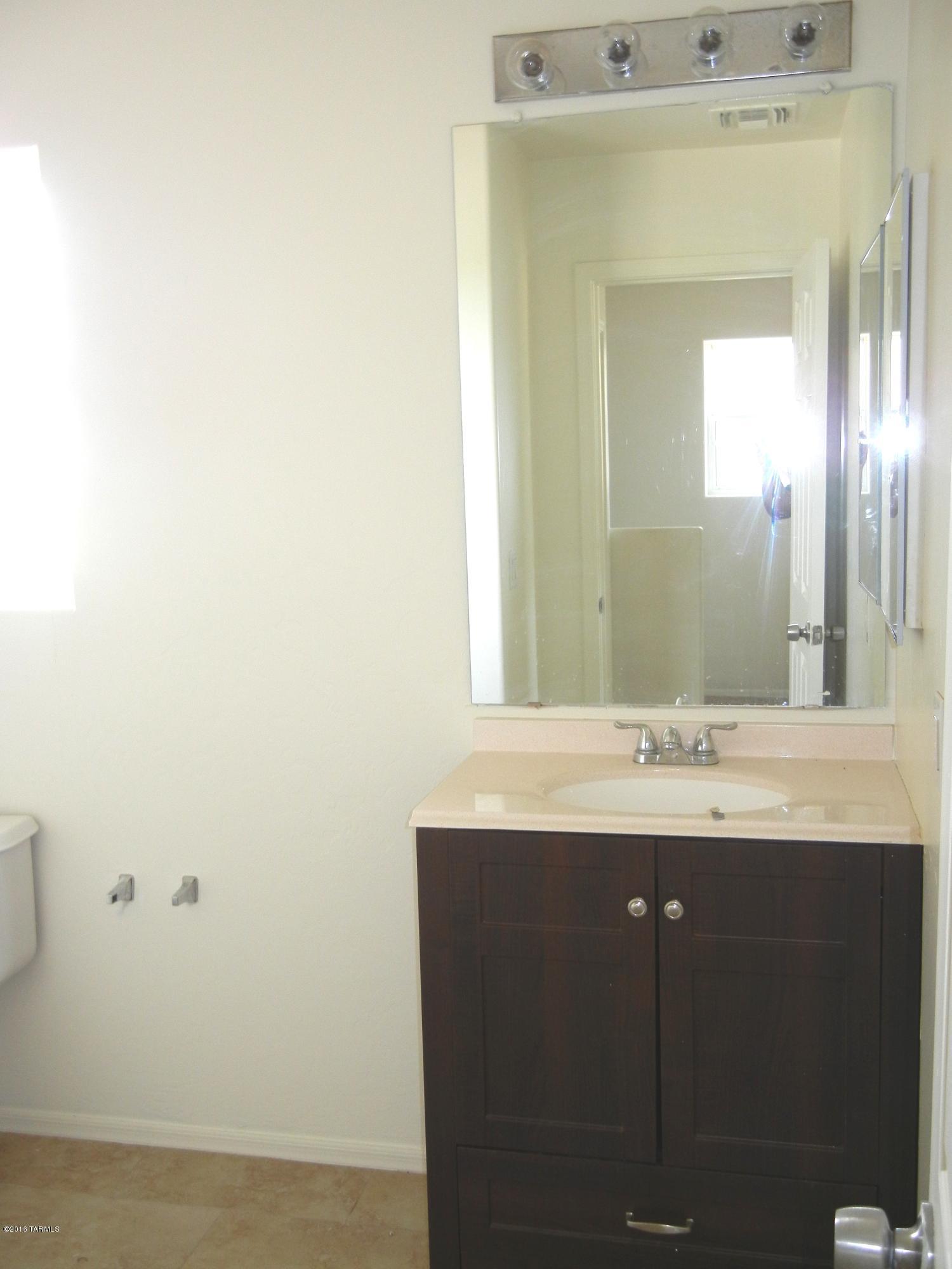 6249 E Stonechat Drive